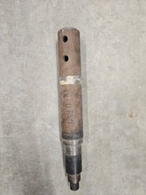 Load image into Gallery viewer, International Harvester Spindle - 674113R1