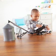 Load image into Gallery viewer, 1/32 Peterbilt Model 367 Straight Truck With Grain Box, Grain Bin, And Grain Auger Set