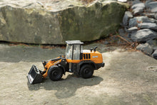 Load image into Gallery viewer, 1/50 Case 621G Wheel Loader