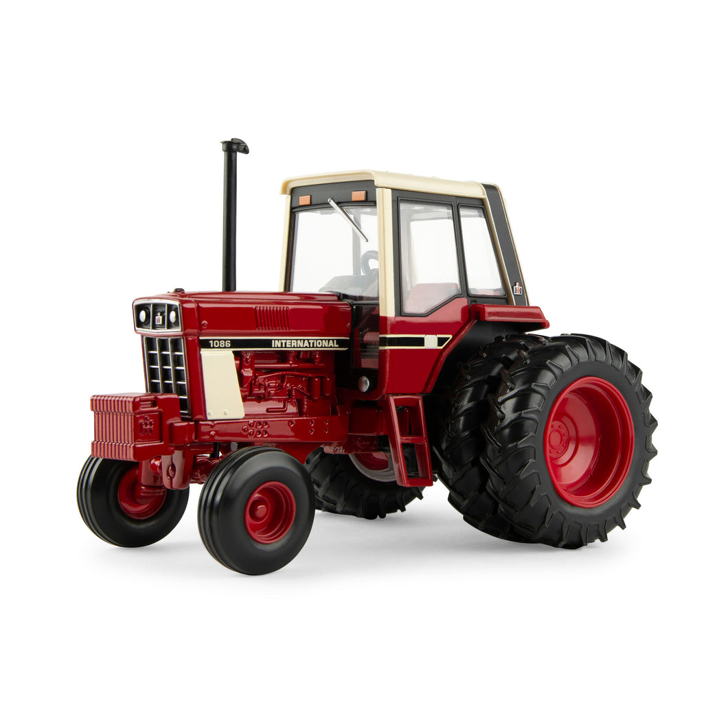1/32 International Harvester 1086 Wide Front With Rear Duals