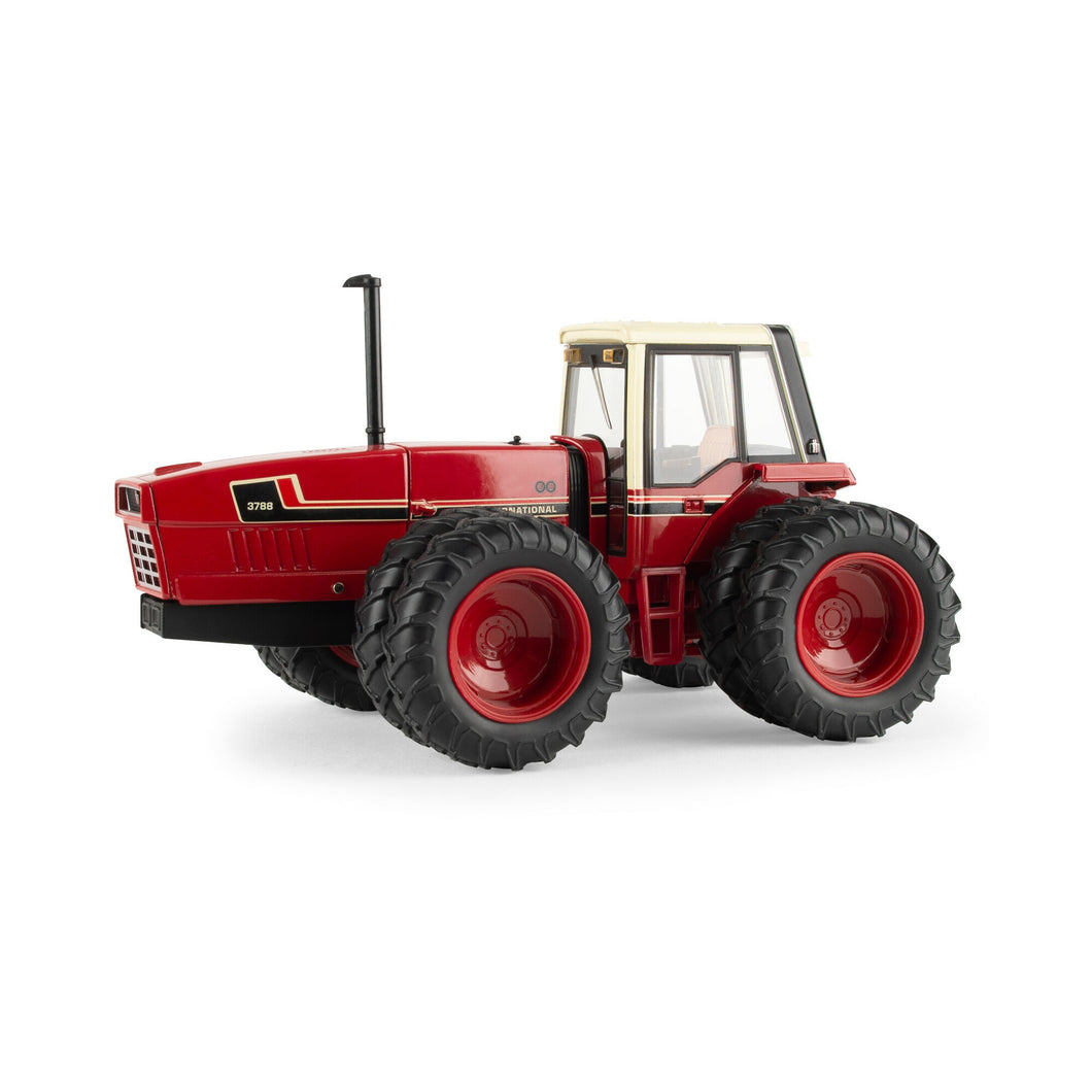 1/32 International Harvester 3788 2+2 With Front & Rear Duals
