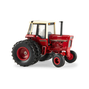 1/64 International Harvester 1486 Tri-Stripe Wide Front With Rear Duals