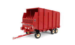 1/16 International Harvester 120 Forage Wagon with Tandem Axle