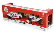 Load image into Gallery viewer, 1/32 Case IH Stars &amp; Stripes Pulling Tractor with Pickup Truck &amp; Gooseneck Trailer
