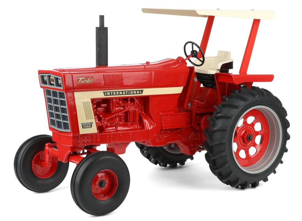 1/8 International 1066 Wide Front with Rollbar and Canopy