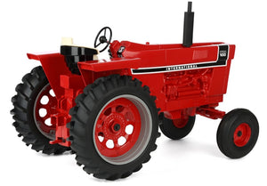 1/8 International Hydro 100 Tractor with Black Stripe, Wide Front & Rear Fenders