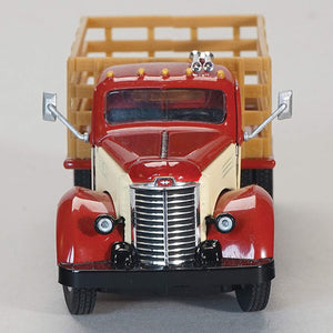 1/50 International KB-8 International Harvester Stake Bed Truck Red & Cream