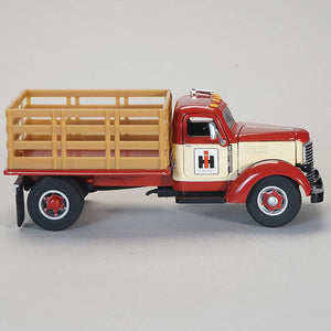 1/50 International KB-8 International Harvester Stake Bed Truck Red & Cream