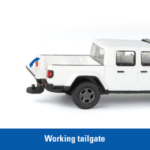 Load image into Gallery viewer, 1/32 Jeep with Trailer and Horses

