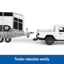 Load image into Gallery viewer, 1/32 Jeep with Trailer and Horses
